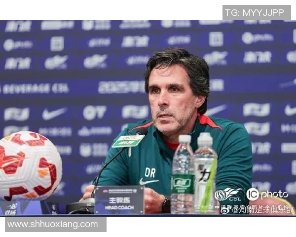 帅气的足球明星拉莫斯在绿茵场上的传奇故事与个人魅力揭秘