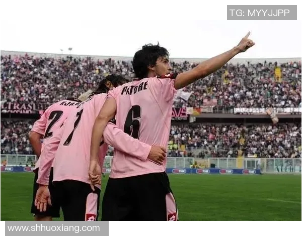 25号足球明星专属服装揭秘引领潮流的时尚风向标