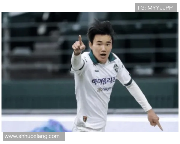 中国足球明星面孔大揭秘从球场到生活的多面人生 中国足球明星面孔大揭秘从球场到生活的多面人生