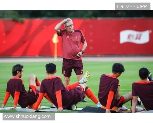 足球明星在泰国的奢华生活与文化体验揭秘 足球明星在泰国的奢华生活与文化体验揭秘