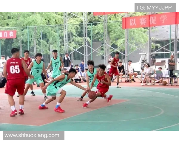 篮球明星组内比赛精彩瞬间回顾与战术分析让我们一起见证球场上的激情与荣耀 篮球明星组内比赛精彩瞬间回顾与战术分析让我们一起见证球场上的激情与荣耀